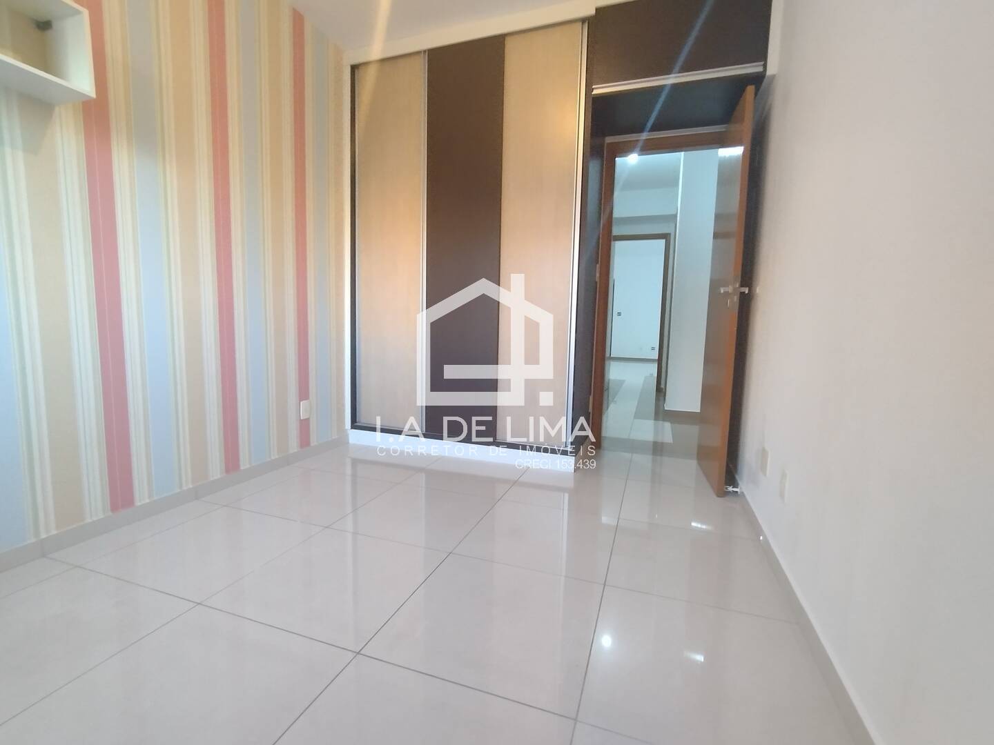 Apartamento para alugar com 3 quartos, 101m² - Foto 14