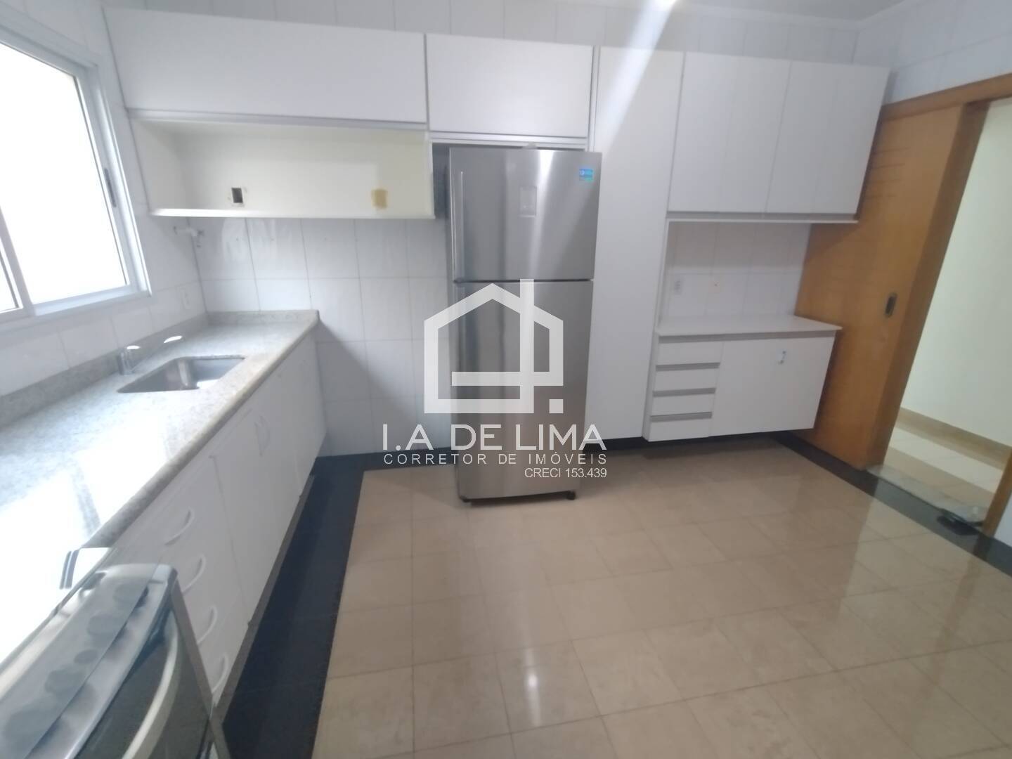Apartamento para alugar com 3 quartos, 101m² - Foto 10