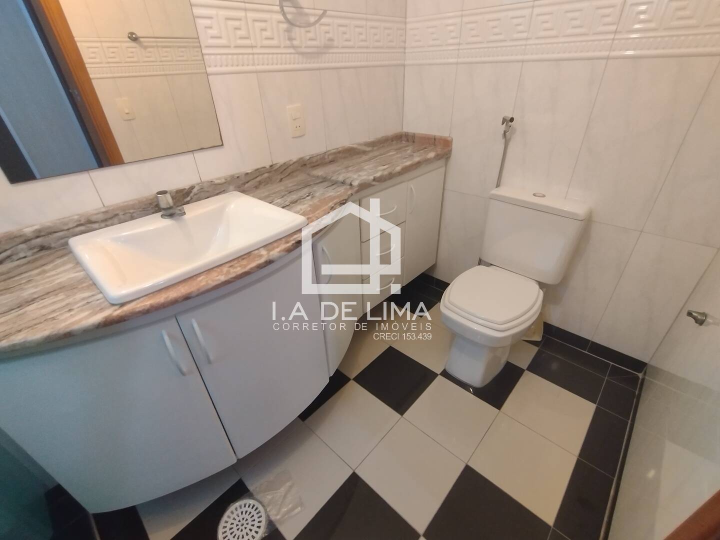 Apartamento para alugar com 3 quartos, 101m² - Foto 17